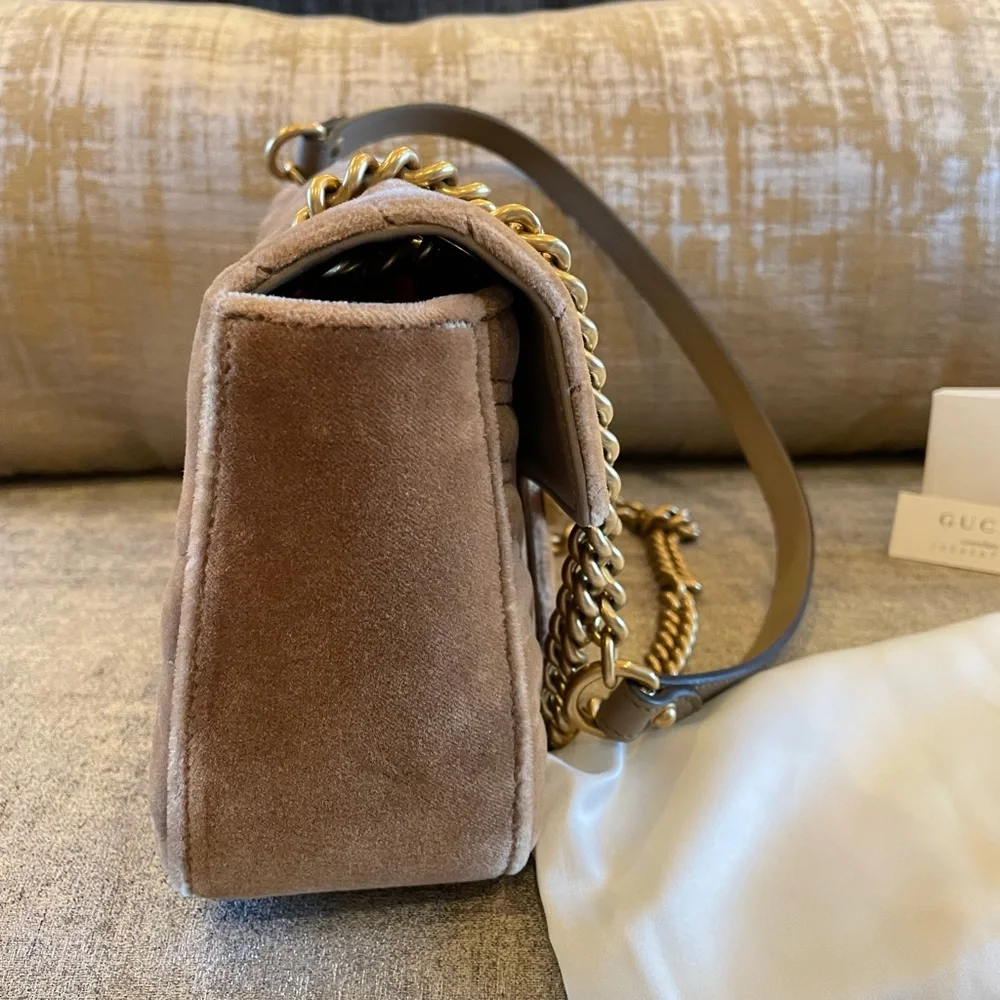 Gucci marmont small Gg matelasse shoulder bag. - Picture 5 of 15